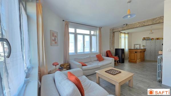 Superbe maison bourgeoise T7, cour et garage avec combles aménageables