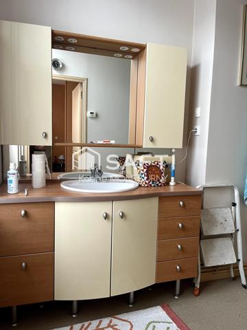 Grande maison en coeur de ville avec garage et patio