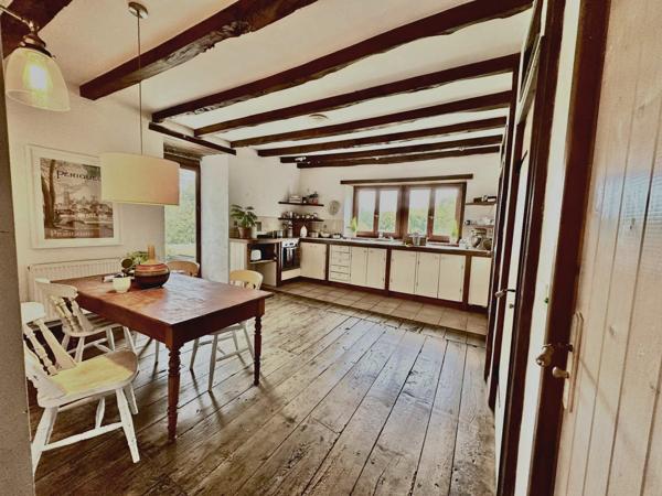 Maison en pierre avec grange et possibilité de gîtes – Piégut-Pluviers (Dordogne)