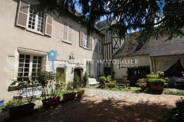 Propriete
                                                                                                                                                                                                                                                                                                                        9 pièce(s)                                                                                                                                                                                                          5 chambre(s)                                                                                                                                                                                                          190  m²