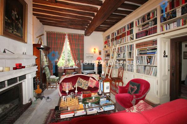 Propriete
                                                                                                                                                                                                                                                                                                                        9 pièce(s)                                                                                                                                                                                                          5 chambre(s)                                                                                                                                                                                                          190  m²