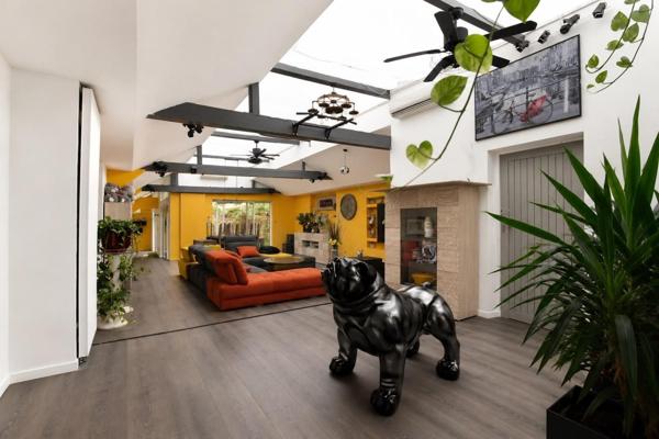 Appartement à SAINT-ETIENNE, 42000 - 4 pièces 214m²