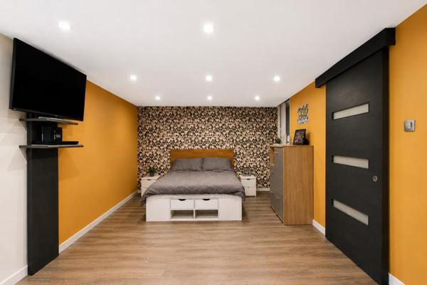 Appartement à SAINT-ETIENNE, 42000 - 4 pièces 214m²