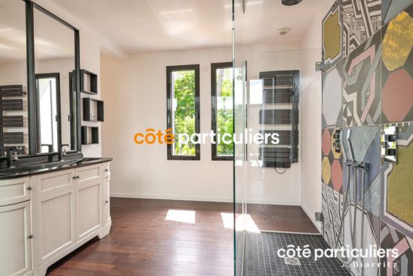 Vente Maison310 m² - 7 Pièces - ARCANGUES (64200)