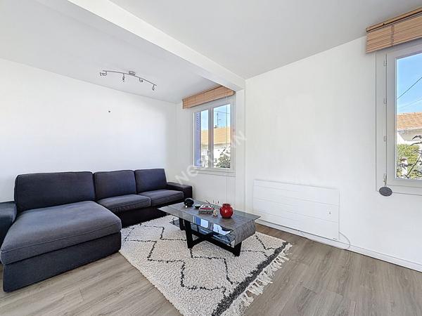 Nantes Nord : Exclusivité ! Maison rénovée avec goût 3 chambres, garage et percelle de 300 m² !  Proche toutes commodités.