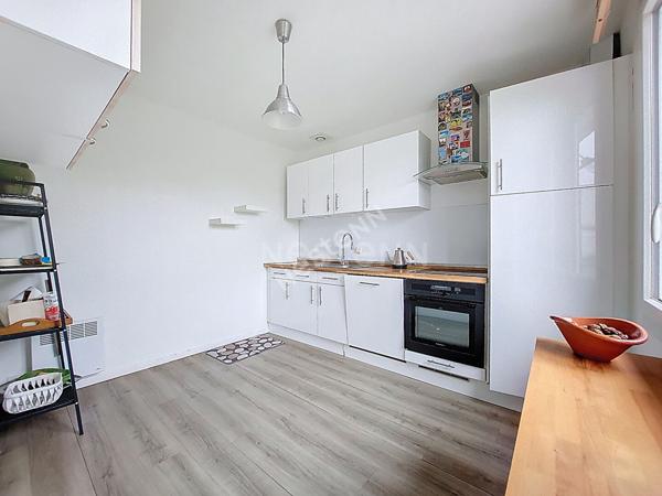Nantes Nord : Exclusivité ! Maison rénovée avec goût 3 chambres, garage et percelle de 300 m² !  Proche toutes commodités.