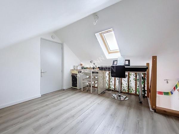 Nantes Nord : Exclusivité ! Maison rénovée avec goût 3 chambres, garage et percelle de 300 m² !  Proche toutes commodités.