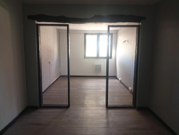 Maison à vendre 8 pièces  (09)