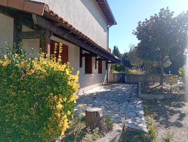 Maison à vendre 8 pièces  (09)
