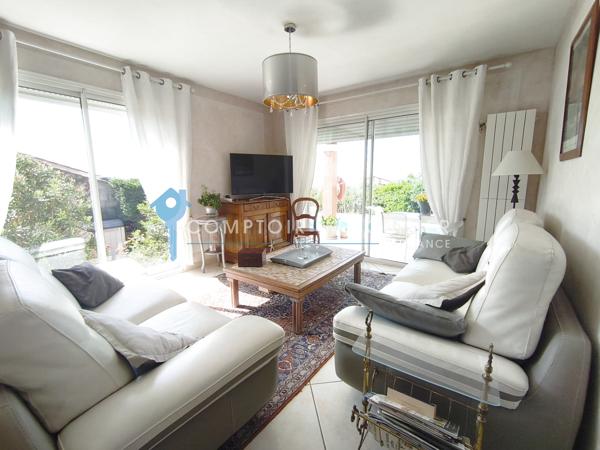 Villa
                                                                                                                                                                                                                                                                                                                        5 pièce(s)                                                                                                                                                                                                          5 chambre(s)                                                                                                                                                                                                          148  m²