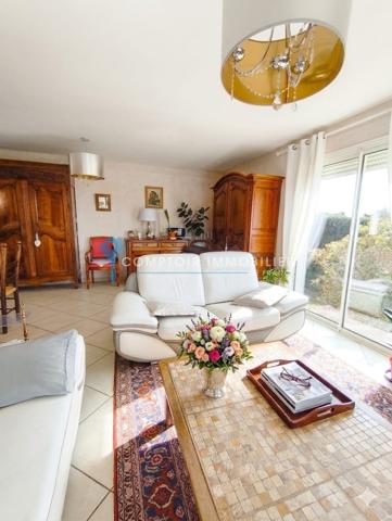 Villa
                                                                                                                                                                                                                                                                                                                        5 pièce(s)                                                                                                                                                                                                          5 chambre(s)                                                                                                                                                                                                          148  m²