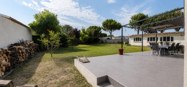 PIA (66) – Maison de plain-pied 4 faces sur un magnifique terrain arboré de plus de 2 000 m²