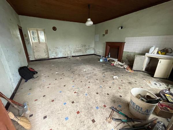 MAISON DE VILLE A RENOVER ENTIEREMENT+ TERRAIN CONSTRUCTIBLE