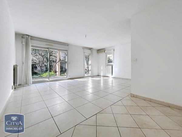 Appartement à louer 4 pièces 93.96m² Nîmes (30000)