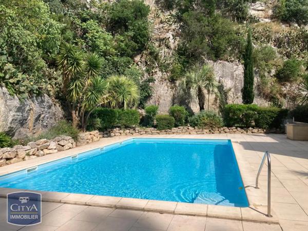 Appartement à louer 4 pièces 93.96m² Nîmes (30000)