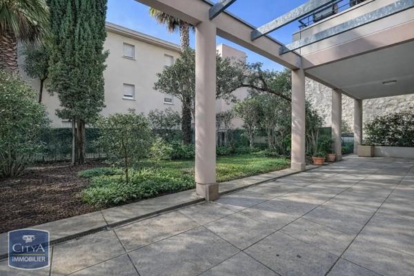 Appartement à louer 4 pièces 93.96m² Nîmes (30000)