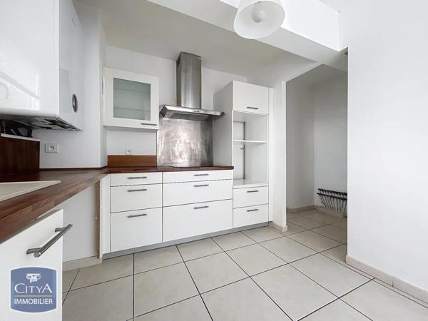 Appartement à louer 4 pièces 93.96m² Nîmes (30000)
