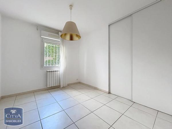 Appartement à louer 4 pièces 93.96m² Nîmes (30000)