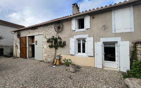 Maison à vendre    4 pièces •  Agris