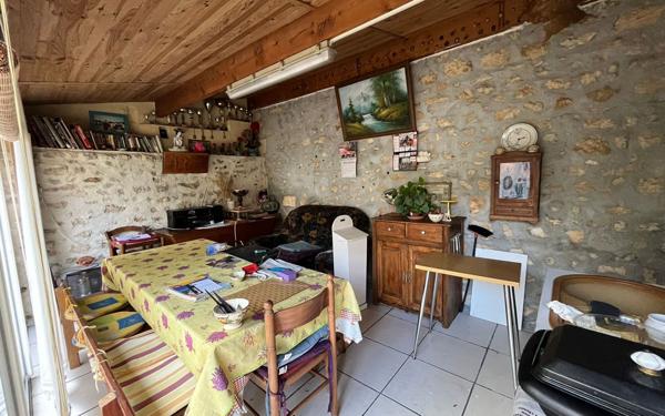 Maison à vendre    4 pièces •  Agris