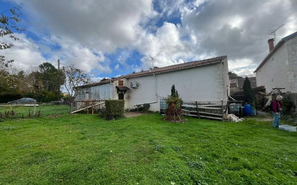 Maison à vendre    4 pièces •  Agris