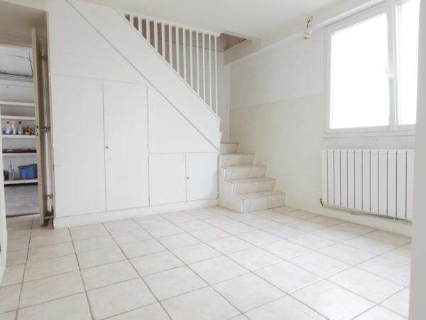 Maison
         5 pièces
        - 155 m² Exclusivité 525 000 € *
