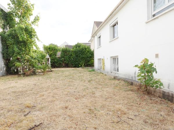 Maison
         5 pièces
        - 155 m² Exclusivité 525 000 € *