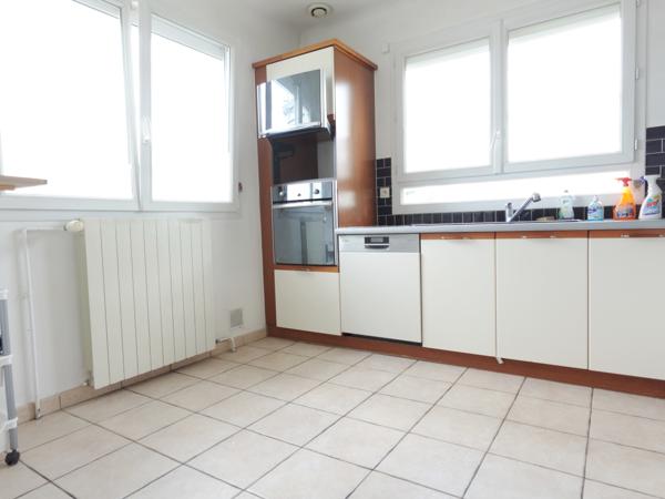 Maison
         5 pièces
        - 155 m² Exclusivité 525 000 € *