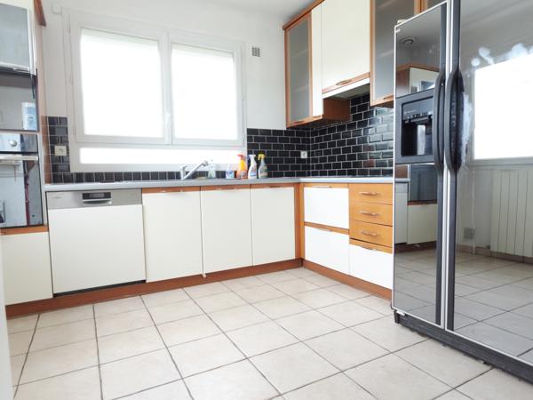 Maison
         5 pièces
        - 155 m² Exclusivité 525 000 € *