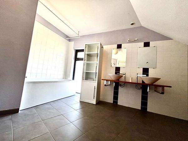 Maison La Menitre 6 pièce(s) 160 m2