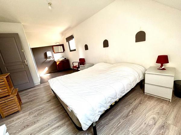 Maison La Menitre 6 pièce(s) 160 m2