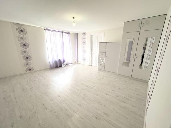 Maison de village 8 pièce(s) 5 chambre(s) 215 m²