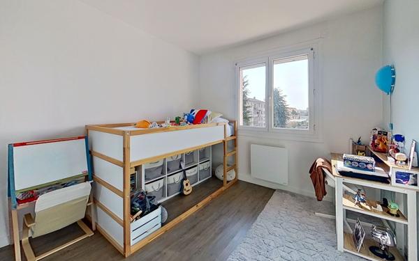 Appartement à vendre    4 pièces • 69,94 m2 Villeurbanne