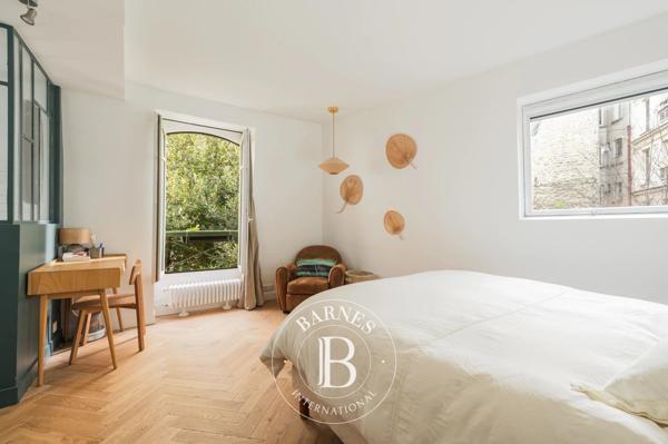 Paris 18ème, Appartement 6 Chambres -  159 m² à vendre