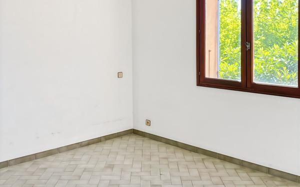 Maison à vendre    5 pièces •  Pierrelatte