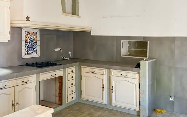 Maison à vendre    5 pièces •  Pierrelatte