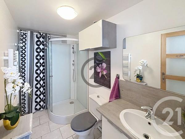 Immeuble à vendre  122 m 2   VALRAVILLON  - 89