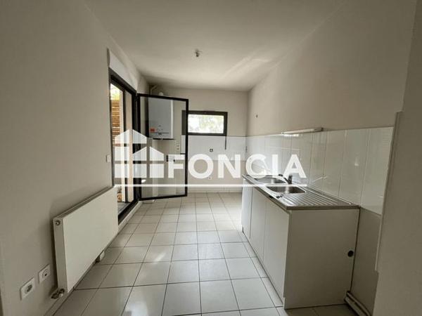 Location Appartement 4 pièces 106.2 m² - 1 MAIL MARYSE BASTIE BAT E Nimes 30000