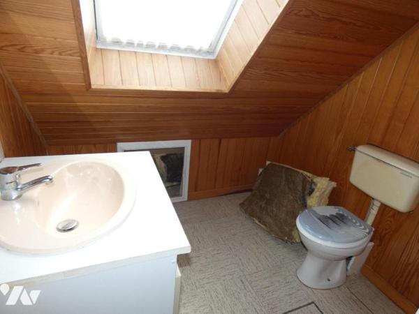 CHATEAUNEUF DU FAOU- Maison sur grand terrain