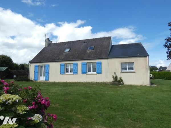 CHATEAUNEUF DU FAOU- Maison sur grand terrain
