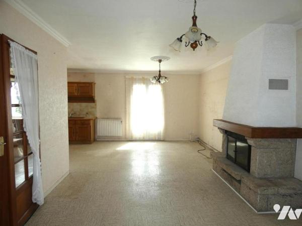 CHATEAUNEUF DU FAOU- Maison sur grand terrain