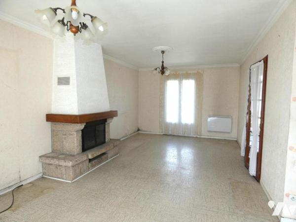 CHATEAUNEUF DU FAOU- Maison sur grand terrain