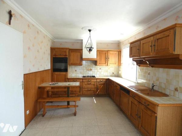 CHATEAUNEUF DU FAOU- Maison sur grand terrain