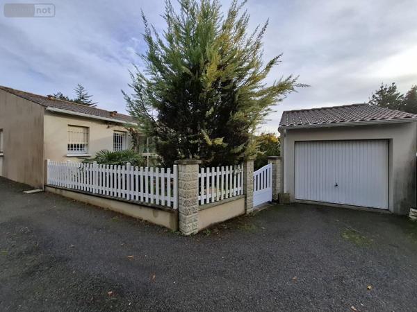 Maison à vendre à Saintes en Charente-Maritime (17100), ref : 17111-714