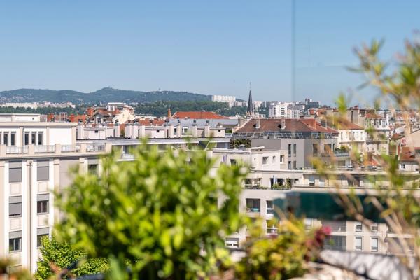 Lyon 3ème - Part-Dieu - Appartement Toit-terrasse de 110,57 m² - 2 chambres poss. 3 - Garage Double