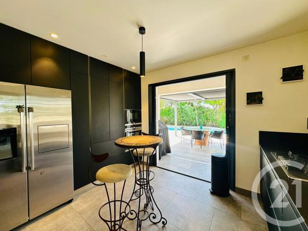 Maison à vendre  5 pièces - 152,26 m 2   MARSEILLE  - 13011