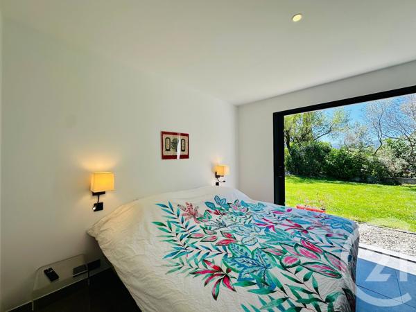 Maison à vendre  5 pièces - 152,26 m 2   MARSEILLE  - 13011
