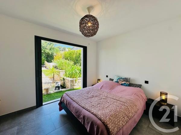 Maison à vendre  5 pièces - 152,26 m 2   MARSEILLE  - 13011