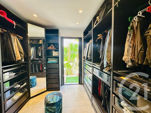 Maison à vendre  5 pièces - 152,26 m 2   MARSEILLE  - 13011
