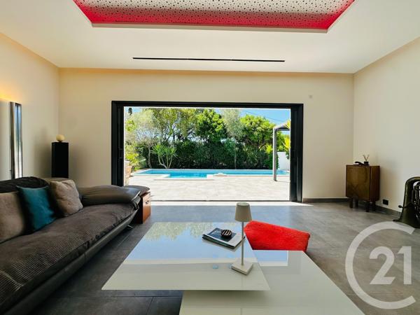 Maison à vendre  5 pièces - 152,26 m 2   MARSEILLE  - 13011